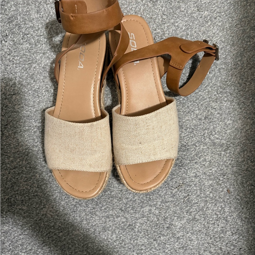 Soda Women's Brown and Tan Espadrille Sandals